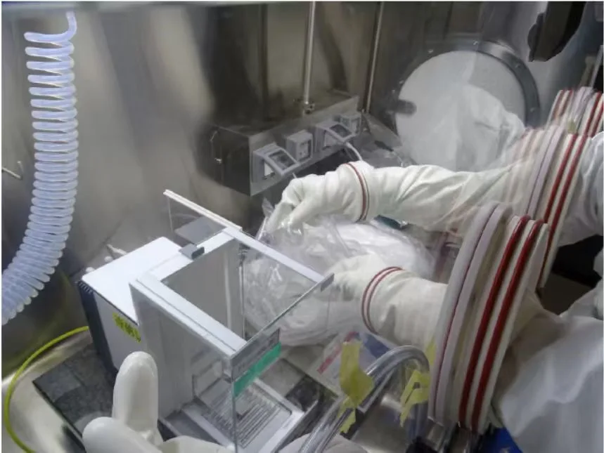 Containment isolator